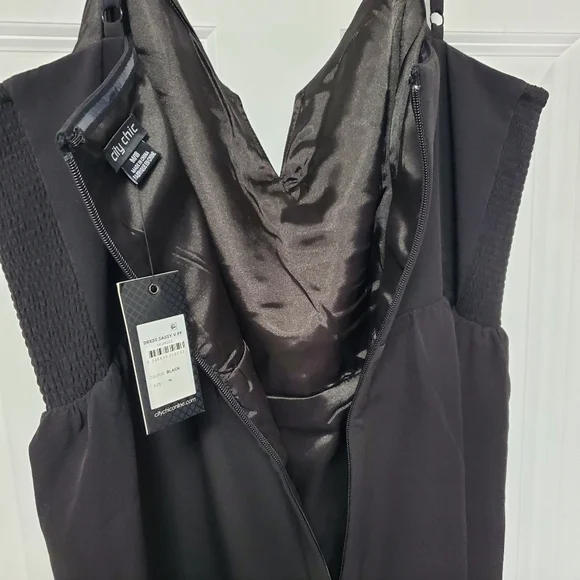 City Chic Sassy V Dress Black Size 18 NWT - Picture 7 of 16